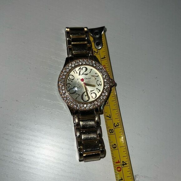 Betsey Johnson Gold Tone Crystal Bezel Gold Dial Bling Watch New Battery Sparkle - Picture 7 of 8